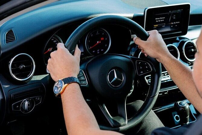 Santorini Private Transfer From or To the Ferry Port - Key Points