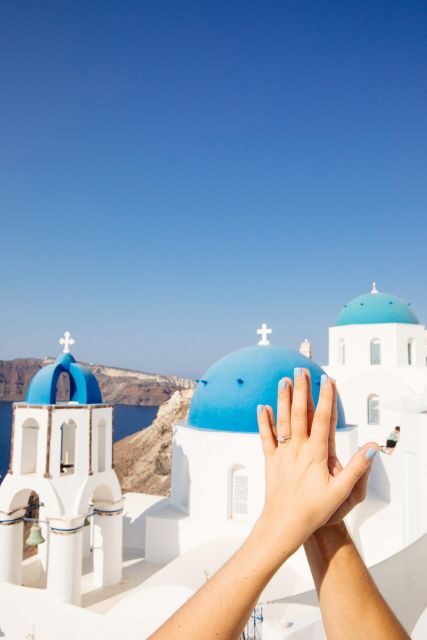 Santorini Proposal: A Luxury Photoshoot for Your Yes! Moment - The Experience in Detail