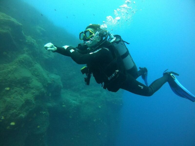 Santorini: Scuba Diving Experience in Caldera for Beginners - Key Points