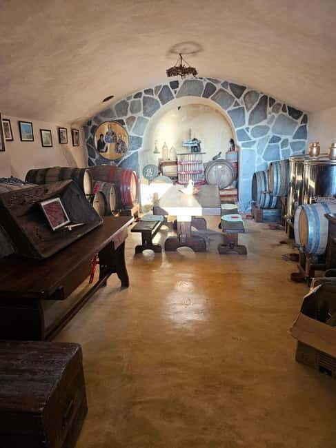 Santorini: Shared Wine Tasting and Culinary Experience - A closer look at the tour itinerary