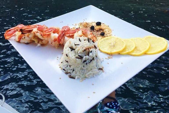 Santorini Small-Group Catamaran Sailing Trip(BBQ,drinks, transfer) - FAQ
