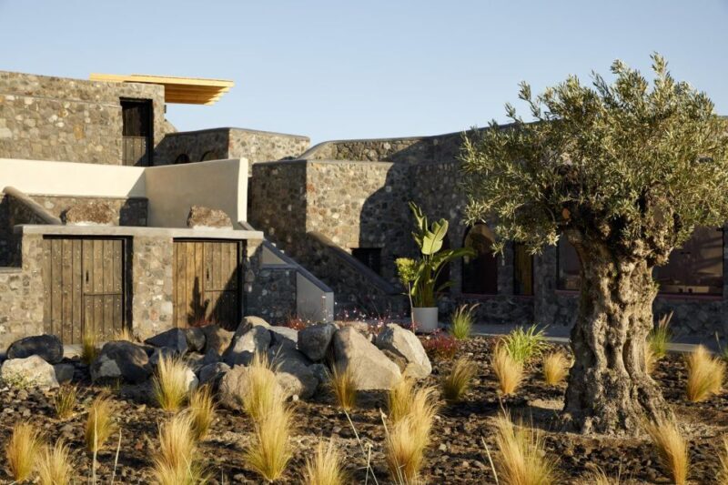 Santorini: Volcanic Hot-Tub Experience with Caldera Views - Price and Value — Does It Match the Experience?