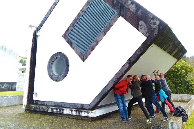 São Miguel, Azores - Private Tour in 8 seats van "Exclusively for You" - FAQ