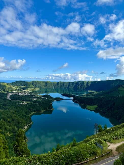 São Miguel Azores: Sete Cidades Guided tour with a local - Key Points