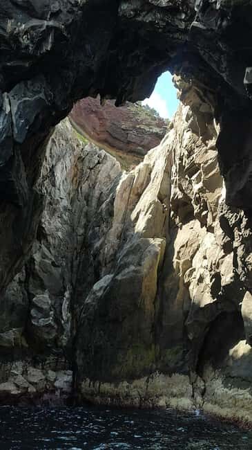 São Miguel: Boat Tour Volcanic Wonders, Caves & History - Key Points