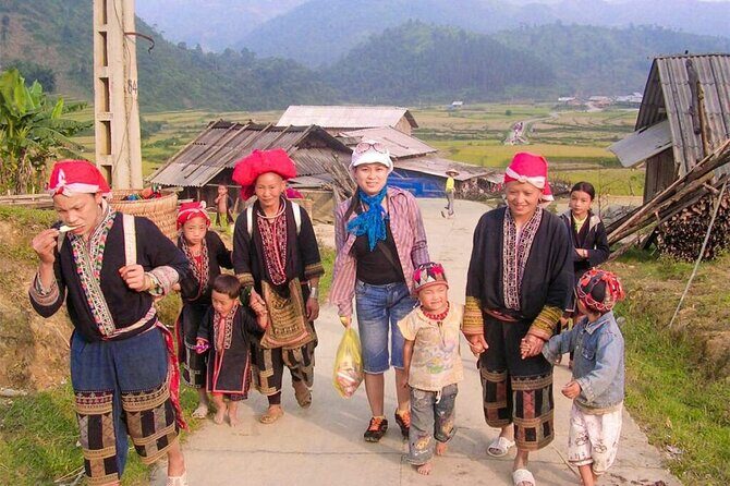 Sapa Private 3 Day Tour: Fanispan Peak & Villages Experience - Key Points