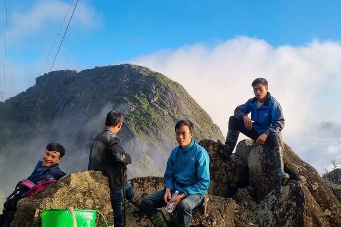 Sapa Tour: 2-Day Fansipan Trekking - Food and Accommodation