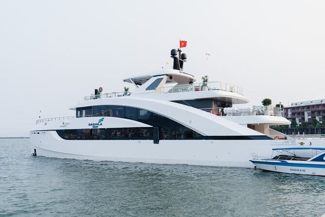 Saquila Yacht Explore Halong Bay or Bai Tu Long Bay - Key Points