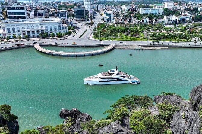 Saquila Yacht Explore Halong Bay or Bai Tu Long Bay - The Experience on Board