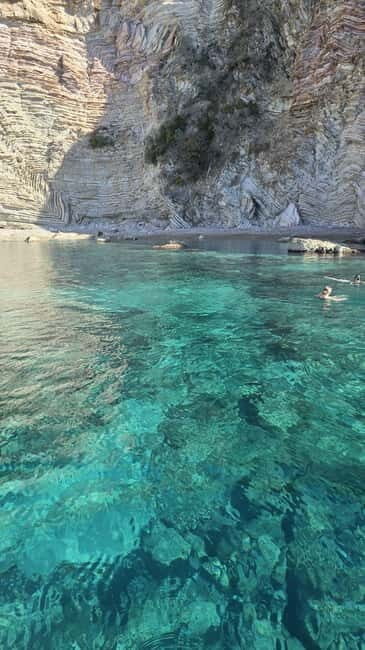 Saranda:Kroreza Bay with snorkelling,&umbrellas - Key Points