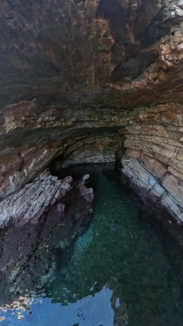 Sarandë: Boat Tour to Kroreza with Snorkel and free Umbrella - Key Points