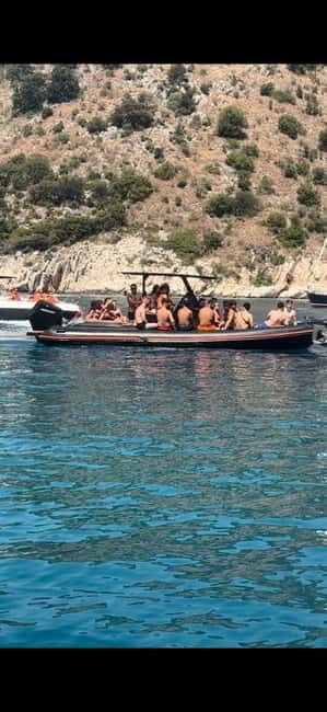 Sarandë: Boat tour to Krorza included umbrella&sunbeds - Sarandë: Boat tour to Krorza included umbrella & sunbeds