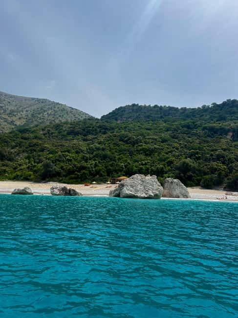 Sarandë Boat Tour with Free Beach Umbrella Access - FAQs