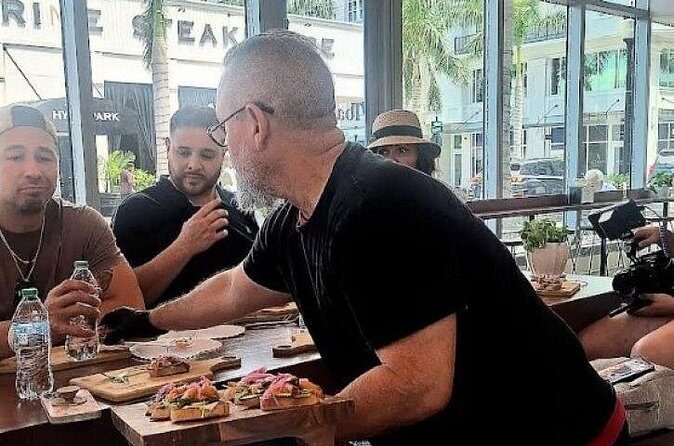 Sarasota Boutique Tour: Shopping, Bubbles, Bites & Insight - Who Will Love This Tour?