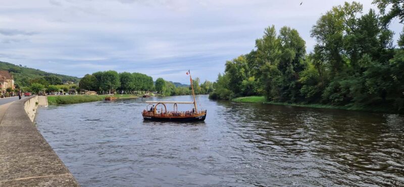 Sarlat: Travel Sketchbook - Key Points