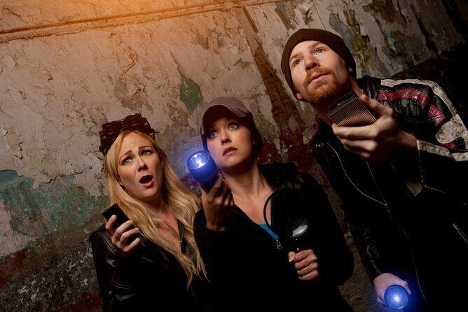 Savannah Ghosts of Christmas Past Tour - An Atmospheric Holiday Walk Through Savannah’s Haunted Squares