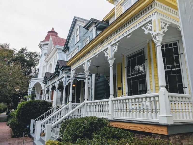 Savannah: Historic Districts & Bonaventure Private Tour - Key Points