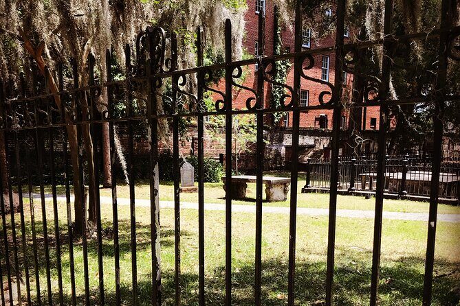 Savannah's Original Dark History Tour - Exploring Savannah’s Dark Past: A Deep Dive into the Original Dark History Tour
