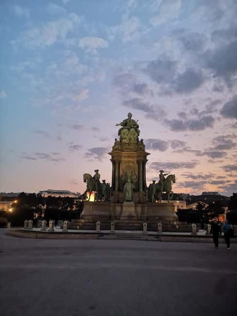 Scandals, affaires & anecdotes in Vienna - An In-Depth Look at the Tour