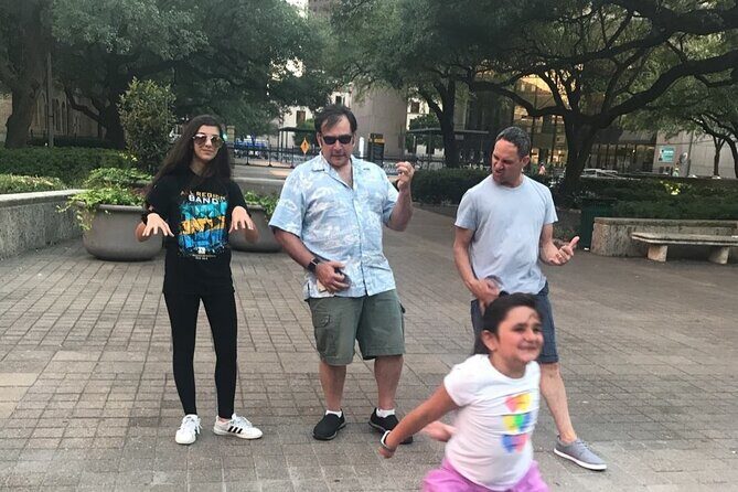 Scavenger Hunt Adventure in Lexington by Zombie Scavengers - What Can You Expect During the Hunt?