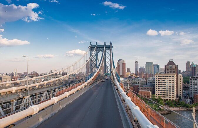 Scavenger Hunt in New York City's Chinatown and Little Italy - Key Points