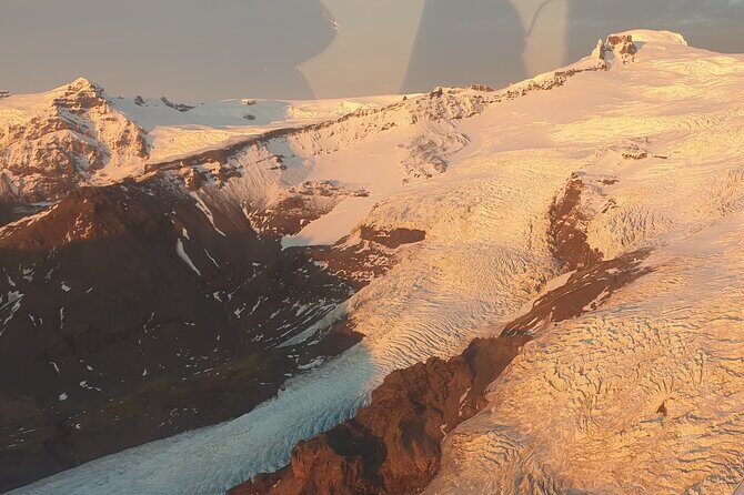 Scenic Airplane flight around Skaftafell National Park - The Return and Reflection