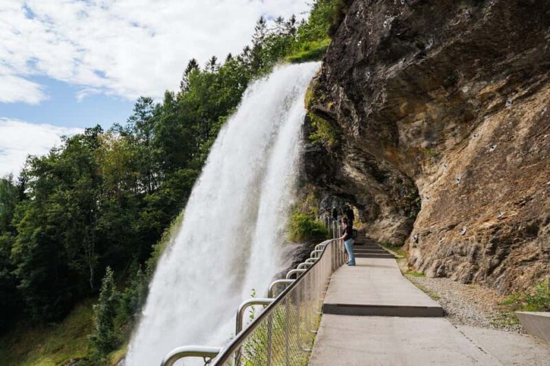 Scenic Hardanger Fjord and waterfalls  Guided bus tour - Key Points