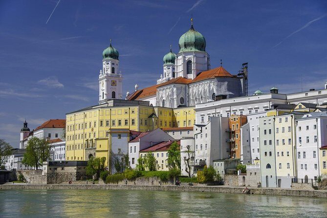 Scenic transfer from Passau to Prague with 2-hours guided tour of Cesky Krumlov - The Itinerary in Detail: What to Expect