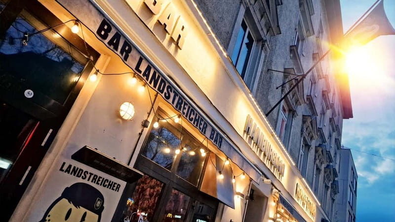 Schwabing: Insider Tour! Neighborhood, revolt, secrets in Munich's cult district - A Deep Dive into the Schwabing Insider Tour