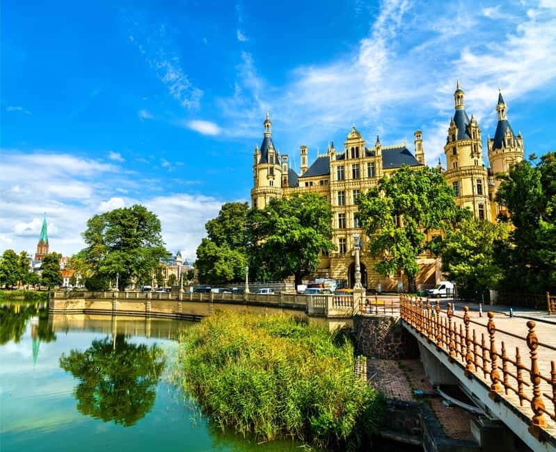 Schwerin: Express Walk with a Local - An Introduction to Schwerin in Just 60 Minutes