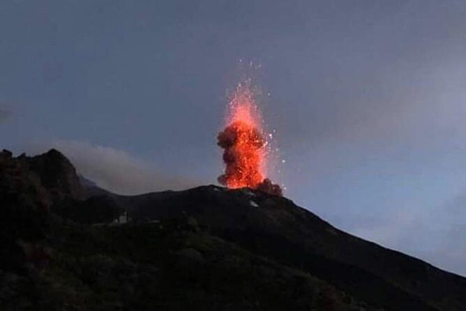 Sciara del Fuoco from the sea, night tour SMALL GROUP - Key Points