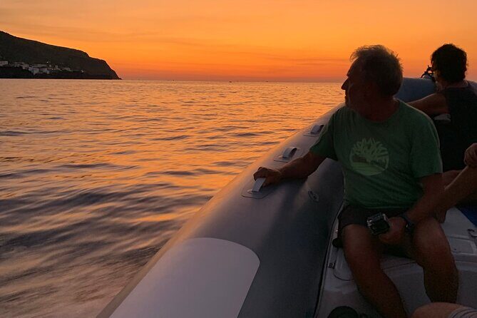 Sciara del Fuoco from the sea, night tour SMALL GROUP - FAQs
