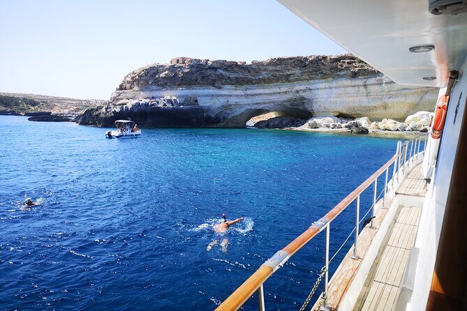 SciatumiaDay boat tour to Lampedusa with typical lunch - FAQ