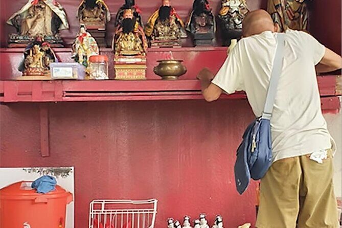 Scratch this city's underbelly @ Singapore Uncut - Who Would Love This Tour?