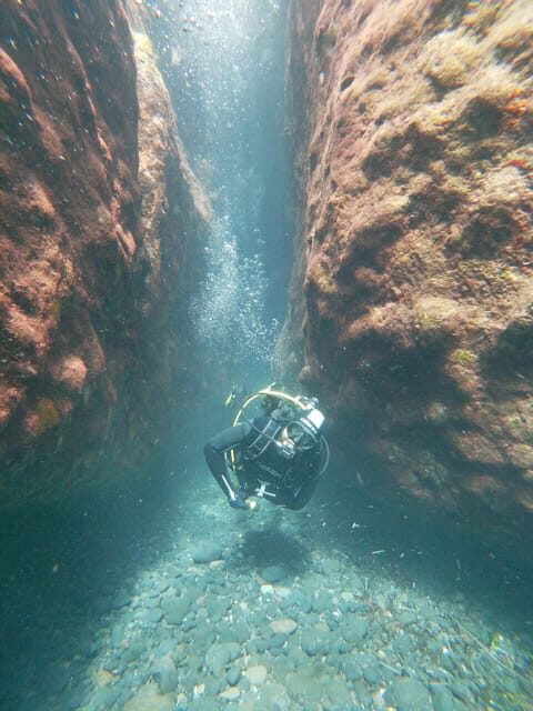 Scuba Diving in the Volcanic Caldera/shorelines of Santorini - Detailed Breakdown of the Itinerary