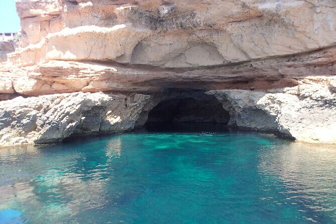 Sea Caves Snorkeling and Beaches Paddle Boarding Tour - Drinks, Food, and Onboard Vibe