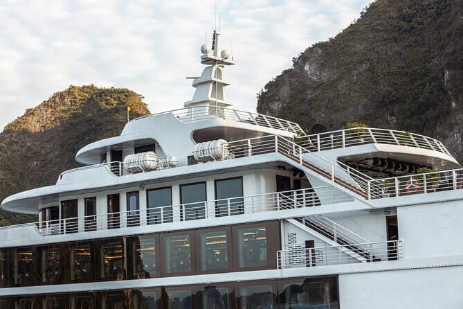 Sea Octopus Cruise - 5 Star Luxury YATCH Halong Bay Heritage Site - An In-Depth Look at the Sea Octopus Cruise Experience