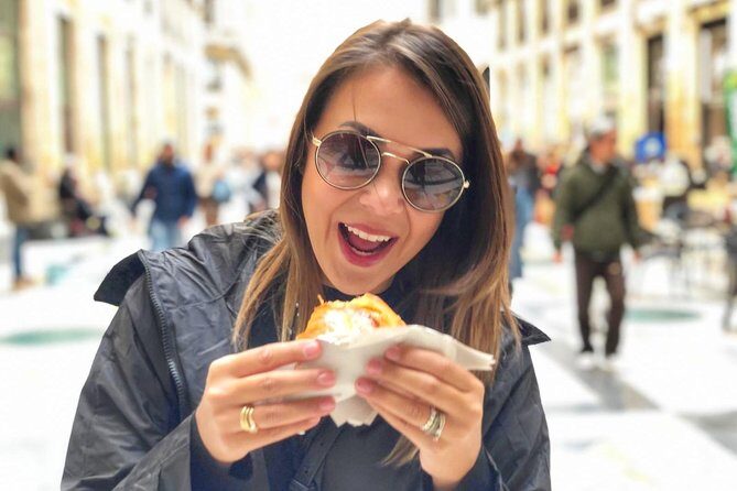 Seaside Naples Food Tour with Marina Promenade & Visit of Castel dell'Ovo - A Deep Dive into the Naples Seaside Food Tour