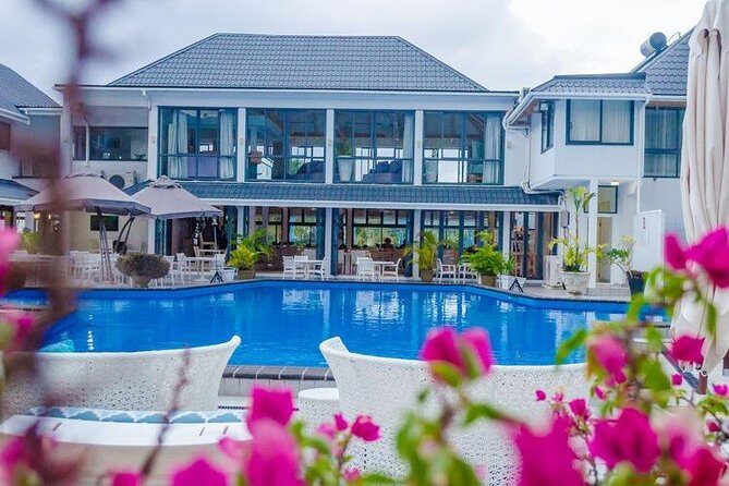 Seat in Coach Transfer from Rarotonga Hotel to Airport - Overview of the Rarotonga Airport Transfer