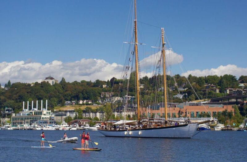 Seattle: Locks Cruise with Live Narration - The Experience in Detail