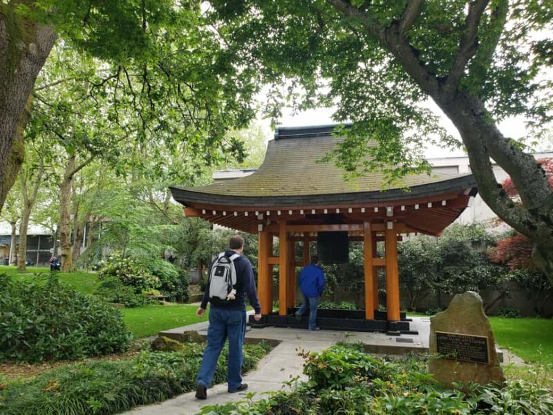 Seattle: Space Needle & Seattle Center Private Tour - Starting Point and First Impressions