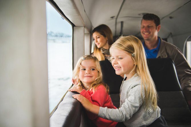 Sechelt Seaplane tour: Strait of Georgia Experience - An In-Depth Look at the Strait of Georgia Seaplane Experience