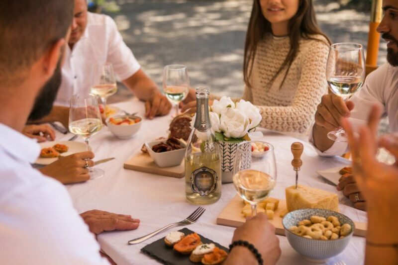 Secret journey between prosecco, lugana and white wines - Key Points