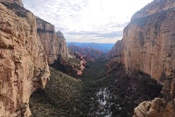 Sedona 2 Hour Private Helicopter Adventure from Phoenix - FAQs