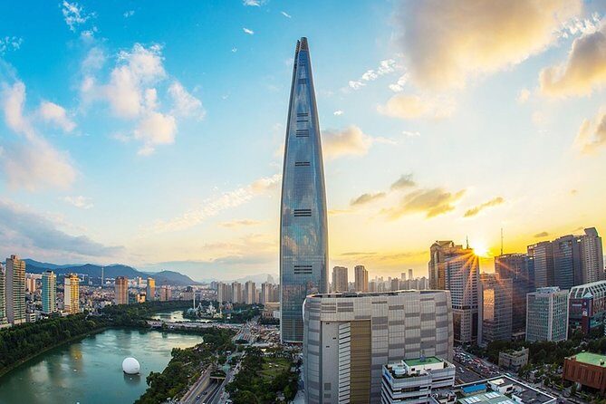 See the City Luxury to Grassroots - Exploring Seoul’s Contrasts: A Detailed Review of the "See the City Luxury to Grassroots" Tour