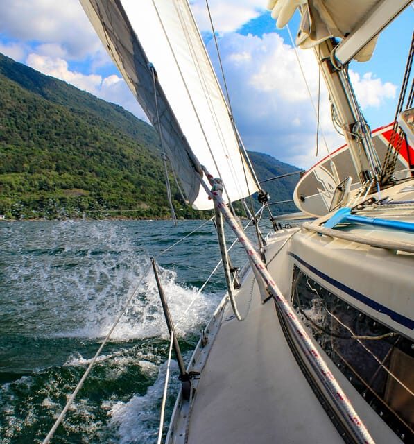 Segeltour mit Skipper - Cannero Riviera am LagoMaggiore - An In-Depth Look at the Lake Maggiore Sailing Tour
