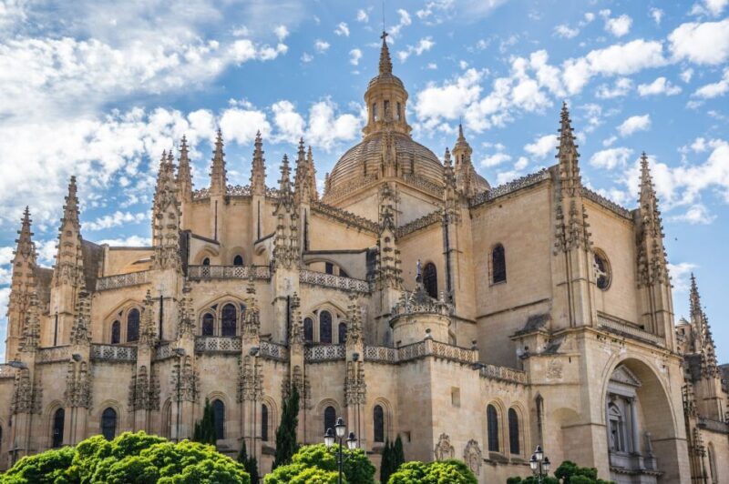 Segovia Guided Visit, Alcazar & Hiking with High Speed Train - Who Will Love This Tour?
