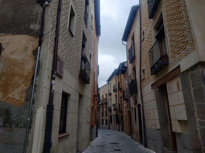 Segovia: Guided Walking Tour with Alcázar Entry - FAQs
