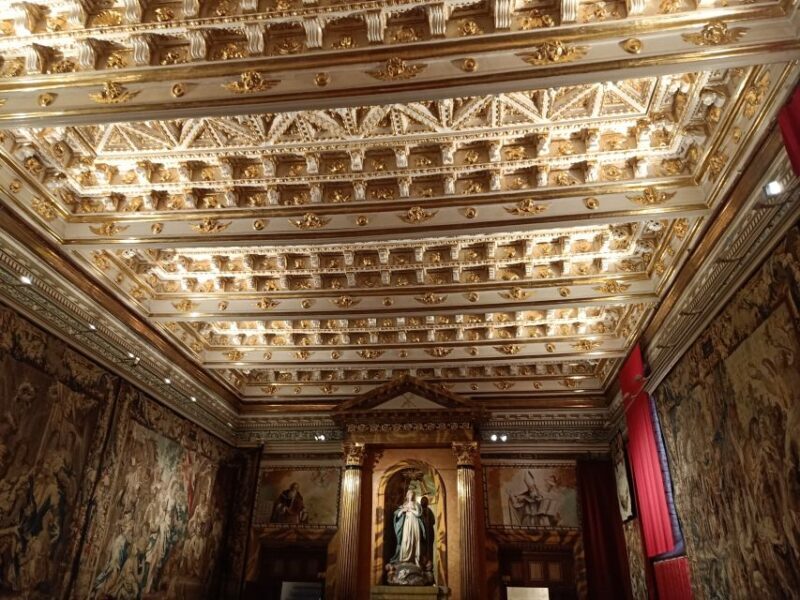 Segovia: Guided Walking Tour with Cathedral & Alcázar Entry - Who Will Love This Experience?