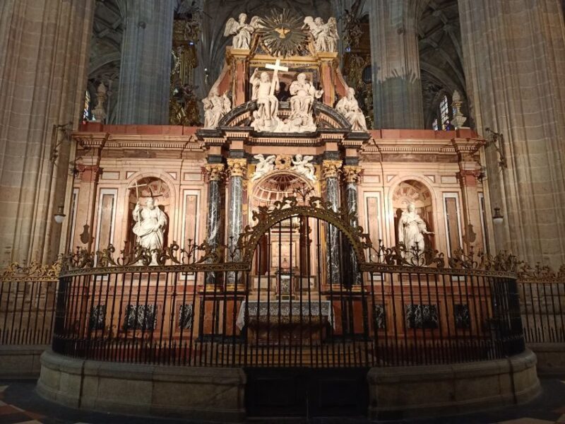 Segovia: Guided Walking Tour with Cathedral & Alcázar Entry - The Sum Up